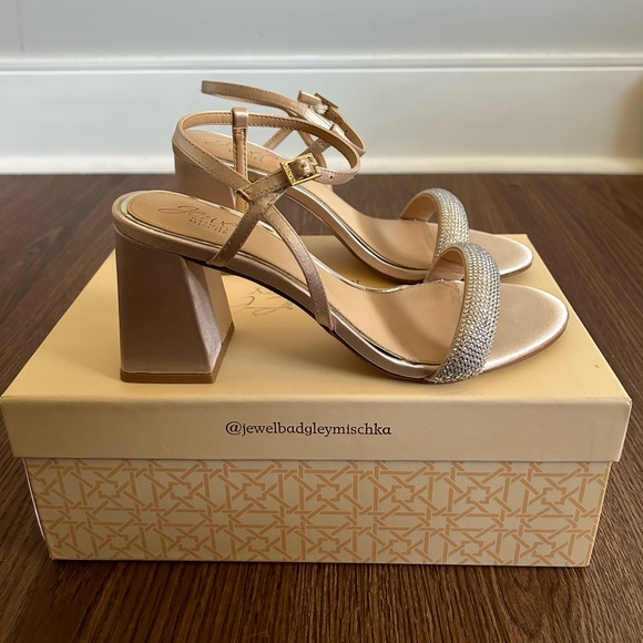 Jewel Badgley Mischka ‘Earlene’ - Picture 7 of 13